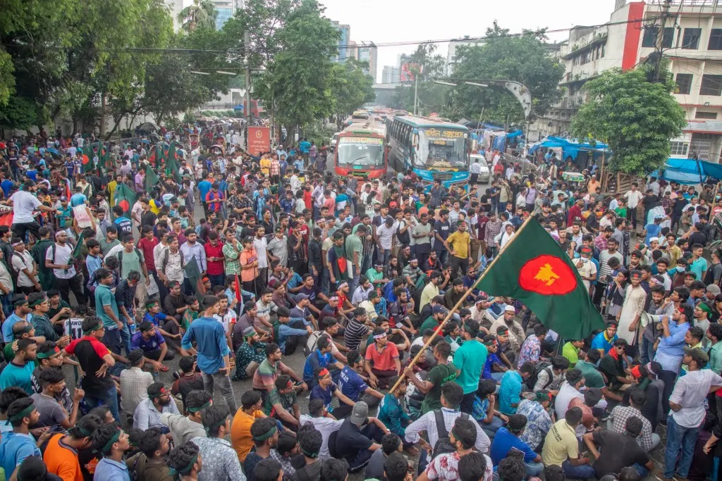 Protestas estudiantiles y decenas de fallecidos: ¿qué está pasando en Bangladesh?